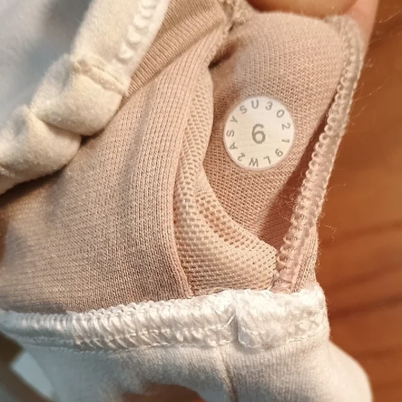 Lululemon Athletica Flow Y Bra Nulu
Light Support, - Picture 3 of 5